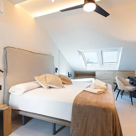 Magnificent Renovated 2bd 2bth Duplex With Terrace - Centre Appartement