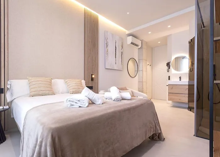 Magnificent Renovated Terrace Duplex 2hab 2baths Màlaga