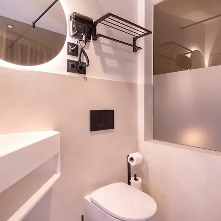 Apartment Magnificent Renovated 2bd 2bth Duplex With Terrace - Centre *
